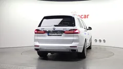 2022 BMW X7 xDrive 40d Design Pure Excellence 7-Seater — фото 4