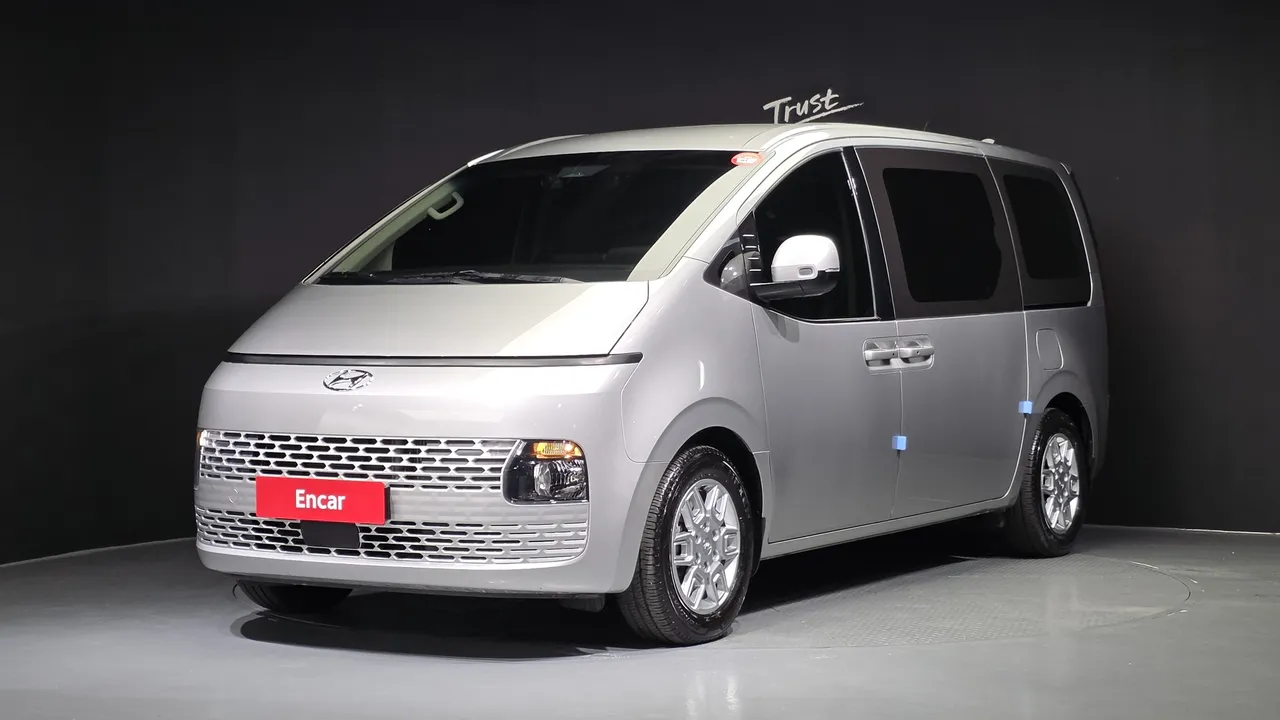 2022 Hyundai Staria Tourer 11-Seater
