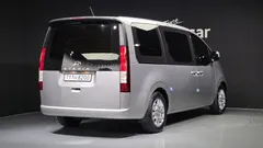 2022 Hyundai Staria Tourer 11-Seater, серебристый — фото 2