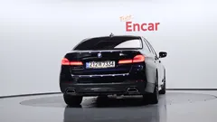 2023 BMW 5-Series 520i M Sport — фото 4