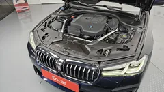 2023 BMW 5-Series 520i M Sport — фото 6
