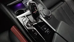 2023 BMW 5-Series 520i M Sport — фото 9