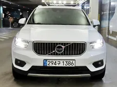 2022 Volvo XC40 B4 Inscription — фото 2
