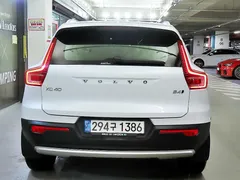 2022 Volvo XC40 B4 Inscription — фото 5