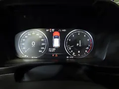 2022 Volvo XC40 B4 Inscription — фото 9