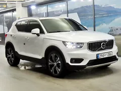 2022 Volvo XC40 B4 Inscription — фото 13