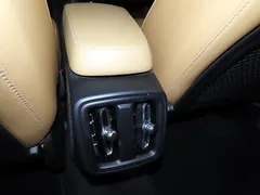 2022 Volvo XC40 B4 Inscription — фото 18