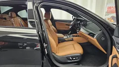 2022 BMW 5-Series 520i M Sport, чёрный — фото 11