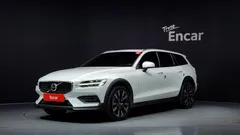 2023 Volvo V60 B5 Ultimate AWD — фото 1