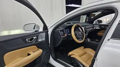 2023 Volvo V60 B5 Ultimate AWD — фото 10