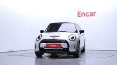2024 Mini Cooper 5Door Classic — фото 3