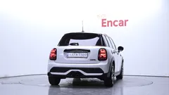 2024 Mini Cooper 5Door Classic — фото 4