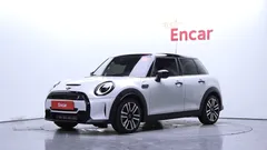 2024 Mini Cooper 5Door Classic — фото 13