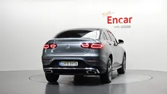 2021 Mercedes-Benz GLC-Class GLC300e 4MATIC Coupe, серый — фото 4