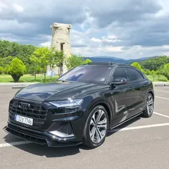 2023 Audi Q8 55 TFSI Quattro Premium, чёрный — фото 1