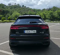 2023 Audi Q8 55 TFSI Quattro Premium, чёрный — фото 4