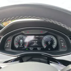 2023 Audi Q8 55 TFSI Quattro Premium, чёрный — фото 8