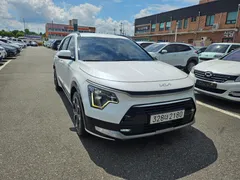 2022 Kia Niro Prestige, белый — фото 2
