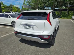 2022 Kia Niro Prestige, белый — фото 3