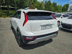 2022 Kia Niro Prestige, белый — фото 4