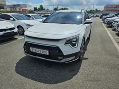 2022 Kia Niro Prestige, белый — фото 11