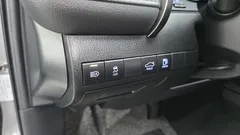 2023 Toyota Camry 2.5 LE Hybrid, серо-серебристый — фото 13