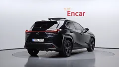 2024 Lexus UX 2.0 2WD, серый — фото 2