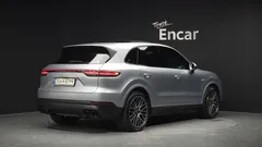 2021 Porsche Cayenne 3.0 E-Hybrid, серебристый — фото 2