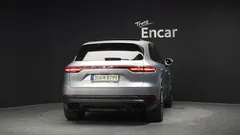 2021 Porsche Cayenne 3.0 E-Hybrid, серебристый — фото 4