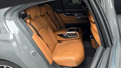 2021 BMW 7-Series 745e iPerformance M Sport, серый — фото 12