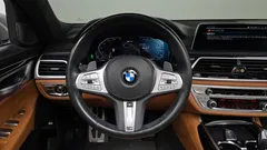 2021 BMW 7-Series 745e iPerformance M Sport, серый — фото 13