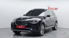 2021 BMW X7 xDrive 40i Design Pure Excellence 7-Seater, чёрный — фото 1