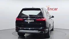 2021 BMW X7 xDrive 40i Design Pure Excellence 7-Seater, чёрный — фото 4