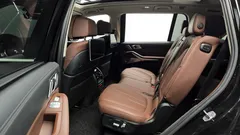 2021 BMW X7 xDrive 40i Design Pure Excellence 7-Seater, чёрный — фото 11