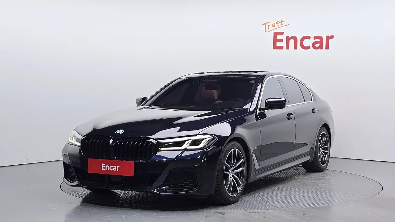 2022 BMW 5-Series 520i M Sport
