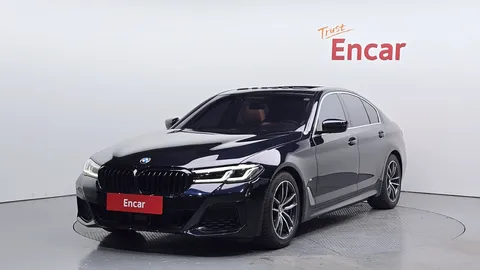 2022 BMW 5-Series 520i M Sport