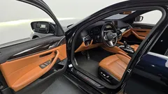 2022 BMW 5-Series 520i M Sport — фото 10