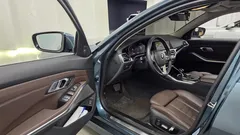 2021 BMW 3-Series 320i Luxury, синий — фото 10