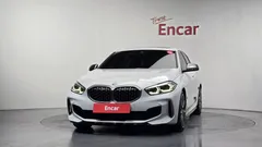 2022 BMW 1-Series M135i xDrive First Edition — фото 3