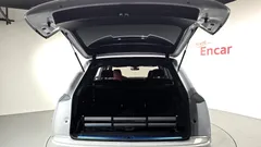 2023 Audi SQ7 4.0 TFSI Quattro, белый — фото 17