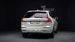 2022 Volvo XC60 B6 Inscirtion — фото 4