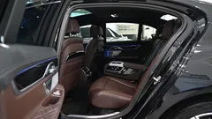 2022 BMW 7-Series 745e iPerformance M Sport — фото 10