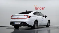 2022 Hyundai Sonata 2.0 — фото 2