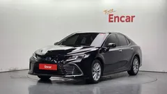 2022 Toyota Camry 2.5 LE Hybrid, чёрный — фото 1