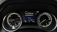 2023 Toyota Camry 2.5 LE Hybrid, белый — фото 8