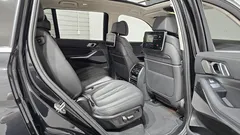 2022 BMW X7 xDrive 40i Design Pure Excellence 7-Seater — фото 11