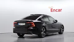 2022 Volvo S60 B5 Inscription — фото 2