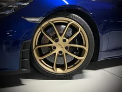 2023 Porsche 718 4.0 GT4, синий — фото 4