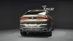 2022 BMW X6 xDrive40i M Sport, коричневый — фото 4