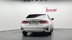 2022 BMW 3-Series 320i, белый — фото 4